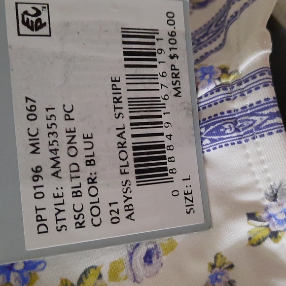 NWT ANTONIO MELANI BLUE BELTED ABYSS FLORAL/STRIPED ONE PIECE SWIMSUIT SZ L - Picture 5 of 16